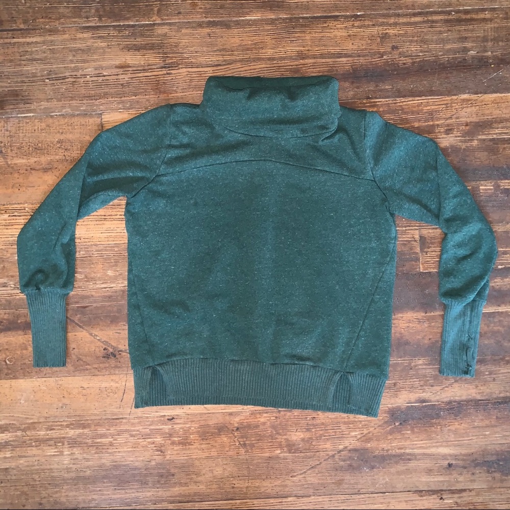 Alo turtleneck sweater
